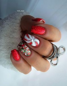 Christmas Nail Art Designs Xmas Sparkle Red Glitter Gold, Christmas Tree Cake Nails, Fun Vacation Nails, Rhinestones Nails, Disney Acrylic Nails, Nail Time, Dip Nails