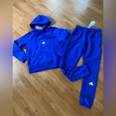 New With Tag Women’s Sweatsuit Blue Royal Casual Blue Sets For Streetwear, Blue Relaxed Fit Tracksuit Athleisure, Blue Sporty Streetwear Sets, Blue Sporty Sets For Streetwear, Blue Sportswear Sweats For Loungewear, Blue Relaxed Fit Tracksuit With Long Sleeves, Blue Relaxed Fit Long Sleeve Tracksuit, Blue Fitted Sweatpants For Streetwear, Fitted Blue Sweatpants For Streetwear