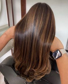 Hair Inspo Dyed Hair, Carmel Highlights On Brown Hair Chunky, 1c Hair, Blonde Instagram, Hair Highlights Lowlights, Black Hair Balayage, Brown Hair Looks, Brown Hair Inspo, Brunette Hair With Highlights