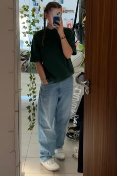 Outfit Inspirations Tomboy, Baggy Jeans Outfit Girl, Plain Tshirt Outfit, Baggy Style Woman, Baggy Summer Outfits, Baggy Tshirt Outfit, Outfit Inspo Casual, Tomboy Outfits