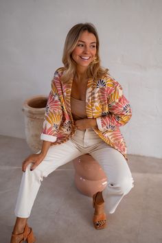 Elevate your style with our patterned cotton jacket, featuring long sleeves, a lined interior, slightly loose fit, and front pockets for added convenience. Our model wears the Beige Solan Jeans Sizes: S-M / M-L S-M: Length 25.98 in - Width 22.44 in M-L: Length 26.77 in - Width 23.22 in Handwash Recommended. Women's Winter Fashion, Parisian Women, Cotton Jacket, Elevate Your Style, Winter Women, Your Style, Winter Fashion, Fitness Models, Jeans Size