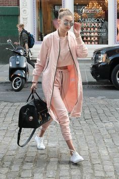 Try a cropped coordinating sweatsuit for a sportier, I-just-came-from-the-gym look. Looks Adidas, Popular Images, Gigi Hadid Outfits, Gigi Hadid Style, Athleisure Trend, Sweatpants Outfit, Chique Outfits, Hadid Style, Cooler Look