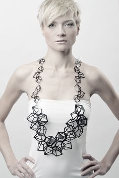 Geometric Necklace - art jewelry; contemporary jewellery design // Kim Friederich Architectural Jewelry, Jewerly Designs, Contemporary Jewelry Design, Contemporary Necklace, Art Jewelry Contemporary, Neck Jewellery, Jewellery Ideas, Geometric Jewelry, Jewelry Photography