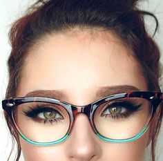 Ojo de gato "Ombre" mujeres Anteojos Tortuga pendiente de dos tonos Rosa O Aqua SHADZ | Belleza y salud, Cuidado de la vista, Marcos para gafas | eBay! Four Eyes, Cute Glasses, Fashion Eye Glasses, نظارات شمسية, New Glasses, Wearing Glasses, Fashion Deals, Cat Eye Glasses, Eyeglasses For Women