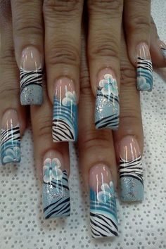 2000s Christmas Nails, Nail Designs 2000s, Blue Y2k Nails, Early 2000 Nails, Graphic Nail Art, Gal Nails, Curved Nails, Punk Nails, Nagel Tips