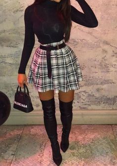 She is just so sexy! Lovely skirt, thigh length boots, lovely top and a nice sexy belt. Winter Skirt Outfit, Pinterest Outfits, Plaid Skirt, Teenage Fashion Outfits, Winter Outfits Women, Girly Outfits, Mode Inspiration