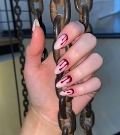 Short Holloween Nails 2021, Halloween Short Gel Nail Designs, Nails Acrylic Almond Halloween, Aesthetic Halloween Nails Short, Gel Mani Short Nails Halloween, Halloween Nail Designs For Short Nails, Holloween Nails 2022 Short, Halloween Nails Short Gel, Spooky Halloween Nails 2022