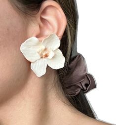 Orchid Earrings, White Gardenia, Dragonfly Charm, Gold Flakes, Dec 1, Clear Resin, Floral Earrings, Silk Thread, Ear Jewelry