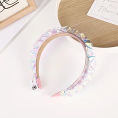 Shine bright day and night with this LED tiara, the ultimate festival accessory, designed to dazzle under the sun and light up the night. Perfect for nightclub parties, Christmas celebrations, or ringing in the New Year, this luminous hair hoop is guaranteed to make you stand out. With its flashing glow, it's the perfect rave accessory for those who want to make a statement. Get ready to sparkle and shine like never before with our Light Up Headband—a must-have for festival lovers and party-goer Led Christmas Headband, Fete Saint Patrick, Glitter Headband, Festival Headband, Festival Costume, Glitter Headbands, Rave Accessories, Party Hair Accessories, Rave Party