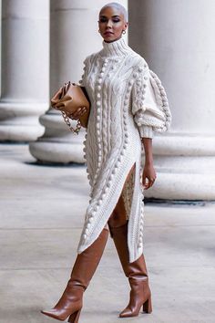 This mid-length knitted dress is the perfect combination of style and comfort. The loose-fit split design gives you a flattering look and allows for movement. The turtle neck and long sleeves keep you warm without sacrificing fashion. Casual Turtleneck, Long Knitted Dress, Knit Turtleneck Sweater, Maxi Knit Dress, Long Sleeve Turtleneck, Looks Chic, Mode Inspo, Midi Dress With Sleeves, Knit Midi