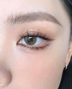 Korean Makeup Trends, Eyebrow Trends, Date Night Makeup, Christmas Makeup Look, Doll Eye Makeup, Korean Eye Makeup, Swag Makeup, Asian Eye Makeup, Makeup Looks Tutorial