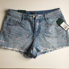 Nwt Wild Fable Target Size Women’s 6 Denim Floral High Rise Jean Shorts Short Stretch Jeans For Spring, Blue Spring Jeans With Short Legs, High Rise Jean Shorts, Floral Jeans, Wild Fable, High Rise Jeans, Fashion Ideas, Jean Shorts, Color Blue