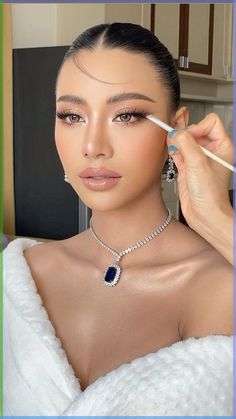 Cool Bride Makeup, Full Face Soft Glam Makeup, Soft Glam Professional Makeup, Reception Glam Makeup, Prom Full Glam Makeup, Bridesmaid Makeup And Hair, Natural Wedding Makeup For Bridesmaid, Soft Glam Makeup Photoshoot, Thai Makeup Looks Glam