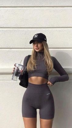 Gym Outfit Inspo, Look Kylie Jenner, Modele Fitness, Gymwear Outfits, Look Legging, Fitness Outfits, Skandinavian Fashion