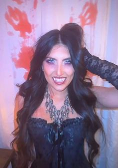 Vampire diaries inspired vampire halloween costume #vampire #vampirediaries #halloween #halloweencostume Scary Vampire Costume Women, Lady Dracula Costume, Vampire For Halloween, Lesbian Vampire Costume, Vampire Costume Accessories, Vampire Princess Costume, Vintage Vampire Outfit, Vampire Costume Women Makeup, Blonde Vampire Costume