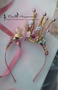 Цветочная Корона `Роскошь цвета`. Из проволоки и бусин. Vintage Tiara, Diy Crown, Crystal Crown, Making Hair Bows, Wire Crafts, Diy Hair Accessories, Elizabeth Taylor