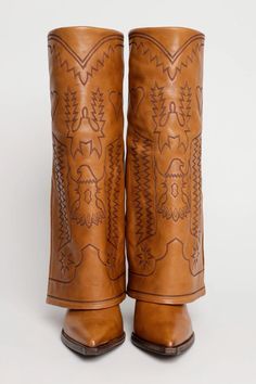 Trendy Cowboy Boots, Western Chic, Stiletto Pumps, Shoe Closet, Cowgirl Style, Crazy Shoes, Shoe Obsession, Dream Shoes, Cowgirl Boots