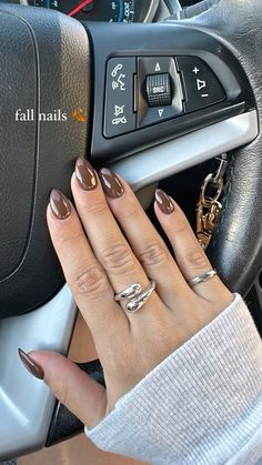 November Nails Fall Almond Shape, Transition Nails Fall To Winter, Cute Nail Colors For Winter, Oval Or Almond Nails, Nail Colors Thanksgiving, Cute Fall Nails Ideas Autumn 2024, Thanksgiving Nails Neutral, Fall Nails For Blondes, Cute Fall Nail Ideas Almond