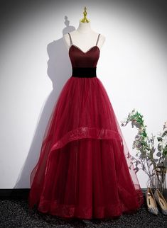 Wine Red Straps Beaded Sweetheart Tulle Formal Dress Outfits For Girls Red Fitted Bodice Organza Dress, Burgundy Tulle Dress For Prom Season, Red Tulle Dress With Sweetheart Neckline, Red Fitted Organza Gown, Red Organza Dress For Banquet, Red Tulle Evening Dress With Sweetheart Neckline, Red Fitted Tulle Evening Dress, Red Floor-length Organza Dress, Red Organza Floor-length Dress