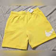 Yellow Nike Standard Fit At The Knee Mens Shorts Sz:Xl Nwt Fast Shipping Next Business Day! Casual Yellow Shorts For Leisure, Casual Yellow Nike Bottoms, Casual Yellow Athletic Shorts, Yellow Athletic Shorts For Sports, Casual Yellow Short Athletic Shorts, Yellow Sports Shorts, Nike Yellow Shorts, Yellow Training Shorts, Nike Compression Shorts