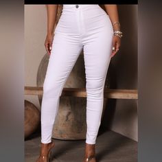 Never Been Worn Before Brand New Stretchy White Jeans High Rise Size 7 White High-waist Fitted Pants, Fitted High Waist White Pants, White Fitted High Waist Pants, White High Waist Stretch Bottoms, White Non-stretch High Waist Bottoms, Non-stretch High Waist White Bottoms, Trendy Fitted White Pants, White High-waist Non-stretch Bottoms, White Fitted High-rise Pants