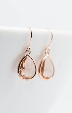 Earrings rose gold drops peach apricot Earrings Rose Gold, Rose Earrings, Faceted Glass, Rose Gold Earrings, Gold Plated Earrings, Pretty Jewellery, Outfit Details, Rose Gold Plates, Beautiful Earrings