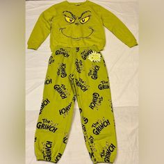 The Grinch Green Sweater & Sweat Pants Set Ladies Size Medium The Grinch, Sweat Pants, Green Sweater, Grinch, Pants Set, Sweaters For Women, Sweatpants, Size Medium, Pants