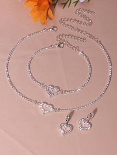 قلادات متدلية, Heart Jewelry Set, Inexpensive Jewelry, Rhinestone Jewelry Set, Classy Jewelry, Fancy Jewellery