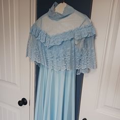 Absolutely Stunning Vintage Baby Blue Dress In Like New Condition. Perfect For Gender Reveal Or Maternity Photoshoot. Wear With Lace Shoulder Covering For A Unique Vintage Piece Or Wear Without For A Modern Take. Made By Ladies Garment Workers Union (Tag Pictured) A Beautiful Historical Work Of Art. Gowns Vintage, Baby Blue Dress, Workers Union, Garment Workers, Baby Blue Dresses, Wedding Gowns Vintage, Maternity Photoshoot, Size 8 Dress, Pregnancy Photoshoot