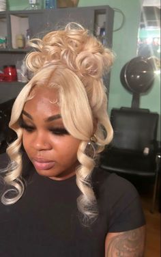 Blonde Lace Front Ponytail, Lace Front Wig Ponytail Black Women, Blonde Wig Pinned Up, Up Wig Hairstyles, Blond Frontal Ponytail, Blonde Wig Hairstyles For Prom, Lace Front Wigs Two Ponytails, Blond Frontal Wig Styles, 613 Wig Hairstyles Updo