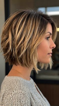 Chic Short Layered Haircuts Ideas for Short Layered Shag 💅 Short Layered Haircuts Shoulder Length, Short Layered Shag, Hair With Shaved Sides, Short Layered Haircuts For Women, Short Layered Hair, Layered Shag, Low Maintenance Short Haircut, Medium Shaggy Hairstyles, Picture Walls