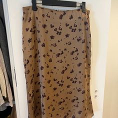 Cute Patterned Slip Skirt. Never Worn With Tags. Size M Slip Skirt, Women Skirts Midi, Skirt Pattern, Tan Brown, Midi Skirt, Women's Dress, Womens Skirt, Skirt, Tags