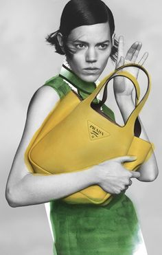 Prada Sunglass Photoshoot, Prada 2020, Zapatillas Veja, Freja Beha, Freja Beha Erichsen, Creative Fashion Photography, David Sims, Prada Fashion, Campaign Fashion