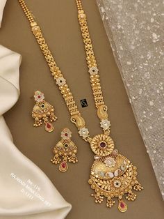 Long Gold Necklace Indian, Long Gold Necklace, Gold Beaded Necklace, Jewelry Pakistani, Choker Necklace Designs, Gold Jewellry, Gold Necklace Indian, Necklace Indian, Gold Jewelry Stores