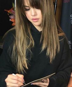 Selena Gomez Side Bangs, Selena Gomez Haircut, Selena Gomez Bangs, Langer Pony, Selena Gomez Short Hair, Selena Gomez Hair, Selena Gomez Pictures, Selena Gomez Style, Selena G