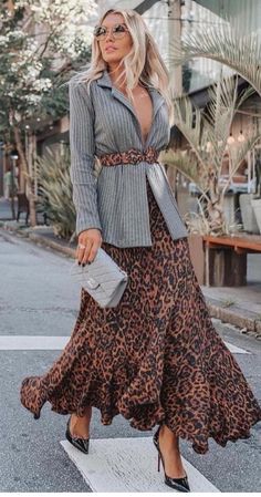 Love Couture, Paris Chic, Leopard Print Skirt, Elegante Casual, Looks Chic, Print Skirt, Fashion Mode, Work Fashion, Look Chic