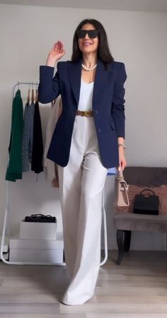 Professional Dresses For Women, Stylish Work Outfits Classy Chic, Classy Outfits Business, Chique Outfit, Stile Hijab, Casual Work Outfits Women, Blazer For Women