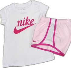 White Casual Sets For Spring, Casual White Spring Sets, White Casual Sports Sets, White Sports Sets For Summer, White Nike Playwear Sets, Nike White Short Sleeve Sets, Nike White Summer Sets, Nike Sporty White Sets, Sporty White Sets For Spring