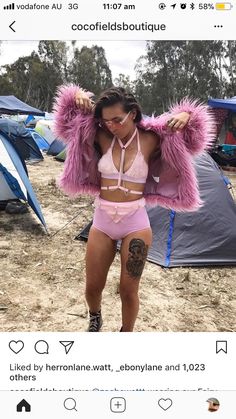 Raver Girl Outfits, Martini Classic, Rave Ideas, Rave Concert, Festival Sunglasses