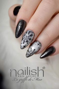 Nail Art Noel, Fancy Nail Art, December Nails, Elegant Nail Art, Christmas Gel Nails, Nail Candy, Pretty Nail Art Designs