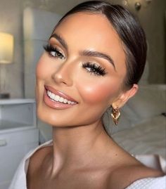 maquiagem para noiva Debs Makeup Natural, 2023 Bridesmaid Makeup, Ty Ball Makeup, Bridal Make Up Glowy, 2023 Prom Makeup, Grad Make Up, 2023 Wedding Makeup, Bride Wedding Makeup Natural, Prom 2023 Makeup