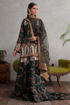 Safavid10 Shamaeel Ansari Formal 2021 Punjabi Outfits, Pakistani Fashion Party Wear, Traditional Indian Outfits, Desi Clothes, Short Shirt, Pakistani Bridal Wear, Indian Designer Outfits, Indian Attire, Fashion Attire