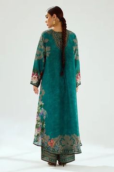 Shop for Rajdeep Ranawat Green Aarvi Silk Floral Pattern Tunic for Women Online at Aza Fashions Silk V-neck Kurta With Floral Print, Bohemian Silk Tunic With Printed Motifs, Bohemian Floral Print Tunic Kurta, Luxury Floral Print Straight Kurta Tunic, Teal Kimono, Bohemian V-neck Tunic With Printed Motifs, Blouse Yoke, Tunics Online, Silk Tunic