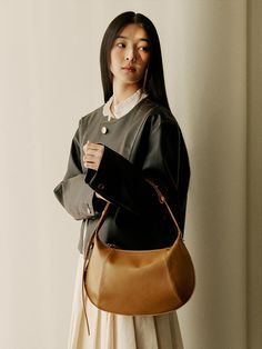 It is a daily bag brand that can be used comfortably every day.- Round shape shoulder bag- Can be worn in three ways: tote, shoulder or cross- Practical design with inner zipper pocket- Length adjustable strap detail Daily Bag, Practical Design, Bag Brand, Round Shape, Zipper Pocket, Camel, Every Day, Adjustable Straps, Shoulder Bag