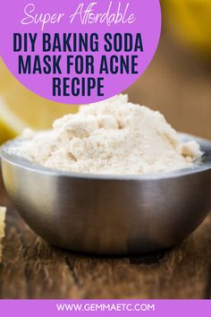 Are you one of those people who face acne problems? Do you want to get rid of them quickly? Then be prepared to experience the magical effects of baking soda! With this easy-to-make recipe for a baking soda mask, you will be able to treat and prevent acne in no time. Baking Soda Facial, Diy Facial Scrub, Baking Soda For Skin, Baking Soda For Acne, Baking Soda Mask, Diy Baking Soda, Baking Soda Face Mask, Mask For Acne, Health For Women