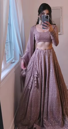 Lehanga Bridal Indian Fashion, Ghagra Choli Designs For Wedding, Lengha Ideas Indian Weddings, Simple Designer Lehengas, Blouse Idea For Lehenga, Aesthetic Lehanga Designs, Lehnga Design For Girl, Lehenga Outfits Simple, Trendy Ghagra Designs