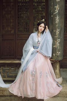 Hanfu Aesthetic, Hanfu Girl, Chinese Clothes, Chinese Traditional Costume, Chinese Traditional Dress, Shoes Aesthetic