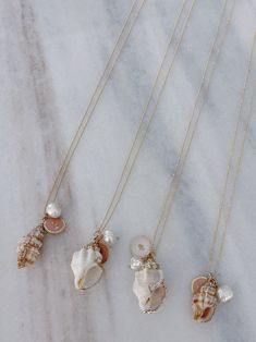 Seashells By The Seashore Necklace – Carolina Benoit قلادات متدلية, Ocean Jewelry, Jewelry Accessories Ideas, Dope Jewelry, Jewelry Lookbook, Shell Jewelry, Girly Jewelry, Pretty Selfies, Dream Jewelry