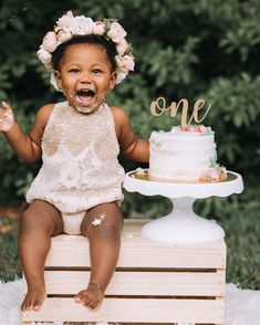 First Birthday Cake Photoshoot, Whimsical First Birthday Photoshoot, 1st Birthday Girl Photoshooting Ideas, One Year Old Smash Cake Photoshoot, Outdoor Smash Cake Photoshoot, 1st Birthday Girl Photoshooting, First Birthday Girl Photoshooting, Boho First Birthday Photoshoot, First Birthday Shoot Ideas