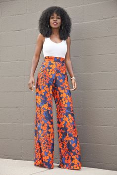 palazzo broek - Google zoeken Silk Palazzo Pants Outfit, Floral Palazzo Pants Outfit, Palazzo Outfits, Palazzo Pants Summer, Palazzo Outfit, Palazzo Pants Outfit, Maxi Pants, Summer Pants Outfits, Style Pantry